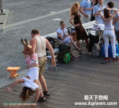 ��Щ��Ů�����Ǹ�Ц��ĳ�Ů ��Ҫholdס��(��ͼ)